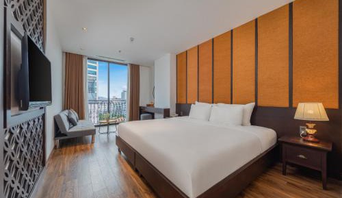 Deluxe Double Room with Balcony