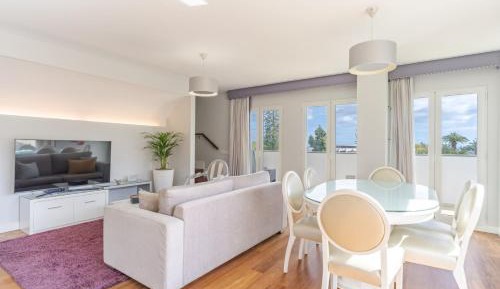 Two-Bedroom Deluxe Apartment with Ocean View