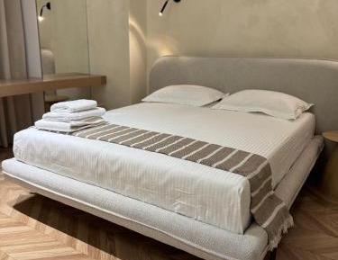 Deluxe One-Bedroom Apartment with City View
