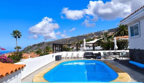 Three-Bedroom Holiday Home 
