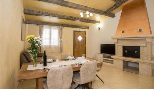 One-Bedroom Holiday Home