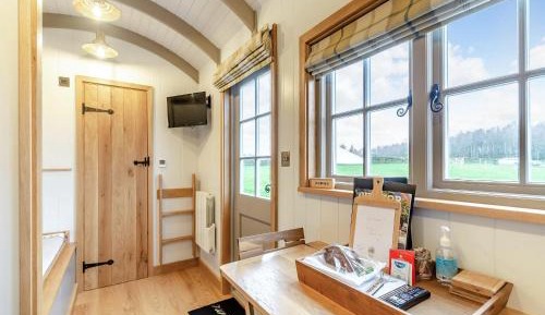 One-Bedroom Holiday Home