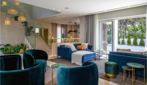 Five-Bedroom Holiday Home