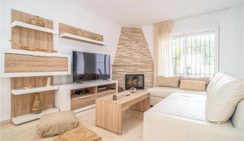 Three-Bedroom Holiday Home 