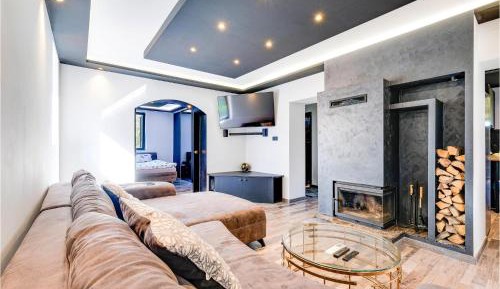 Three-Bedroom Holiday Home 