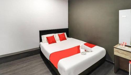 Standard Queen Room