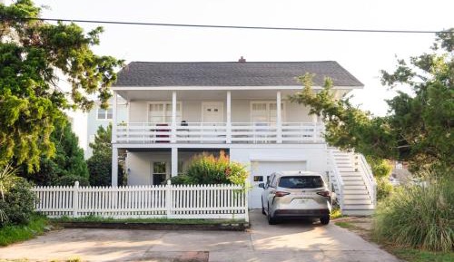 Three-Bedroom Holiday Home 