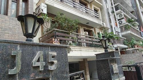 Four-Bedroom Apartment with Balcony 