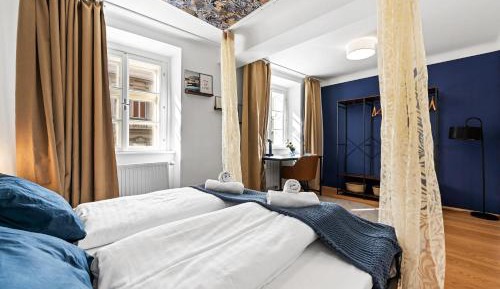 One-Bedroom Apartment with Terrace