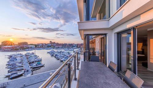 Apartment with Lake View