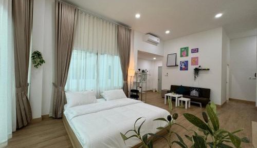 Villa with Garden View