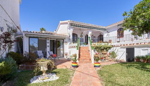 Villa with Garden View