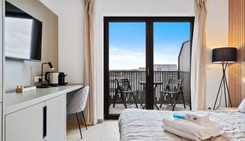 Queen Room with Garden View