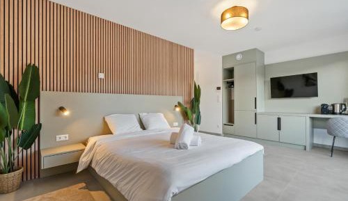 Queen Room with Balcony