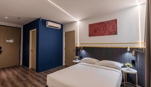 Standard Queen Room