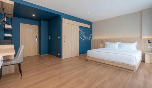 Deluxe King Room