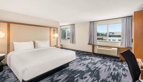 King Guest Room with City View