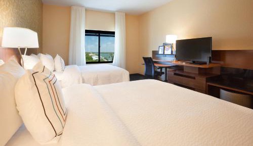 Guest room, 2 Queen, Intracoastal view (Mobility Accessible w/ Tub)