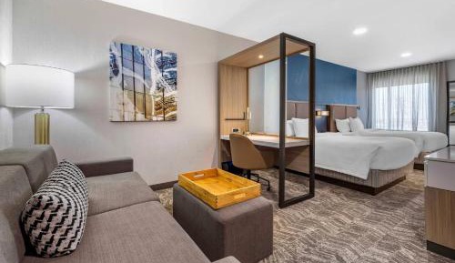 Suite with 2 Queen Trundle Beds 