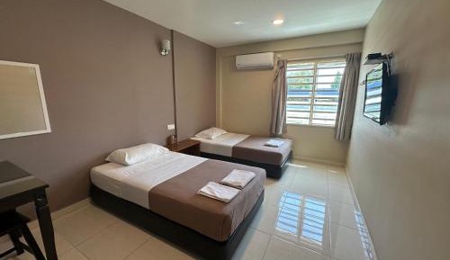 Twin Room with Private Bathroom