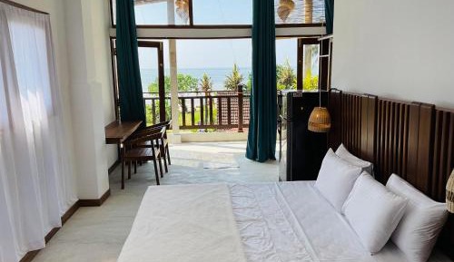 Deluxe Double Room with Balcony and Sea View