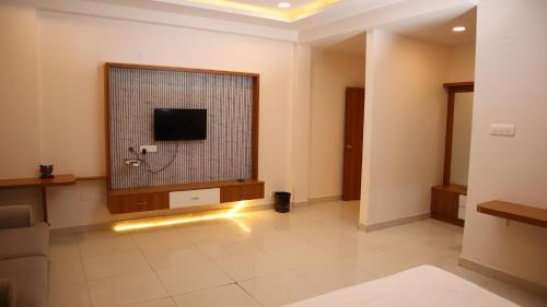 Apartment with City View