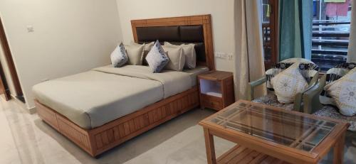 Deluxe Double Room (2 Adults + 1 Child)