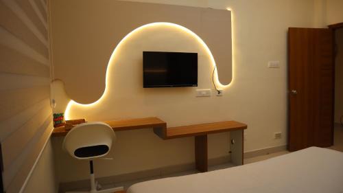 Deluxe One-Bedroom Apartment