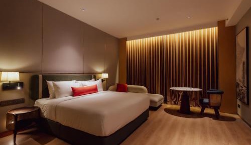 Deluxe King Room