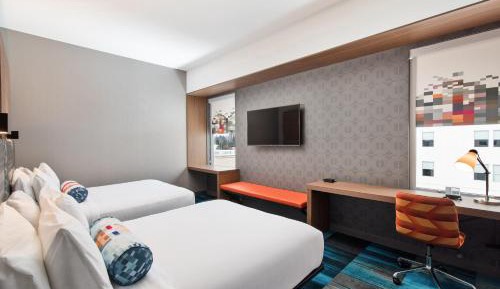 Queen Room with Two Queen Beds - Hearing Accessible