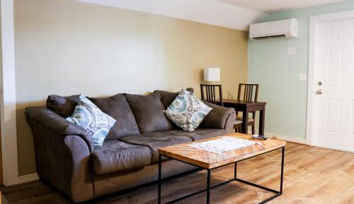 Deluxe King Suite