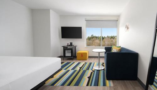 Aloft Suite, Suite, 1 King, Sofa bed