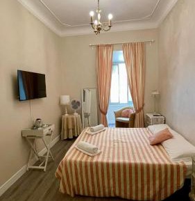Double or Twin Room with Shared Bathroom
