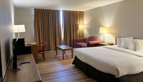 Deluxe King Room - Non-Smoking