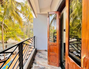 Studio with Balcony
