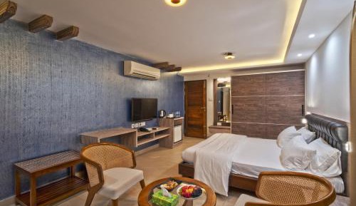 Deluxe Double or Twin Room with Sea View
