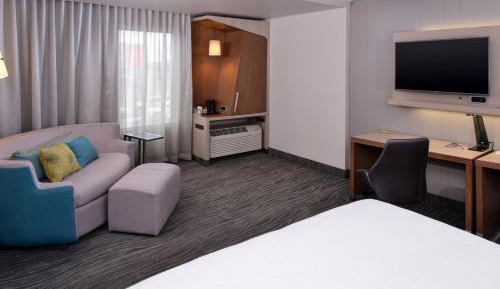 Executive King Room with Sofa Bed