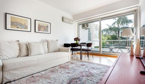 Apartment with Garden View