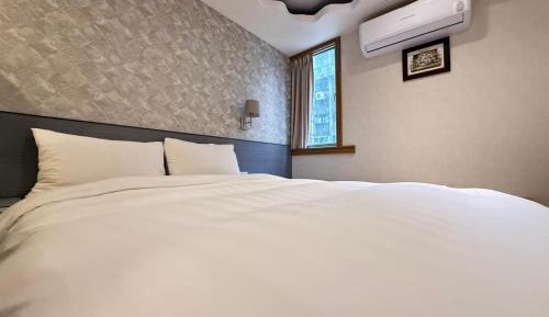 Deluxe Double Room with Shower