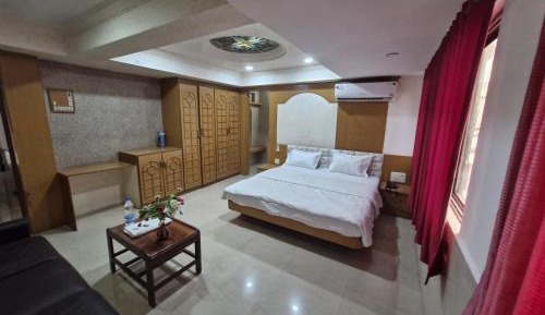 Deluxe Suite