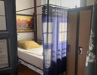 Single Bed in Mixed Dormitory Room