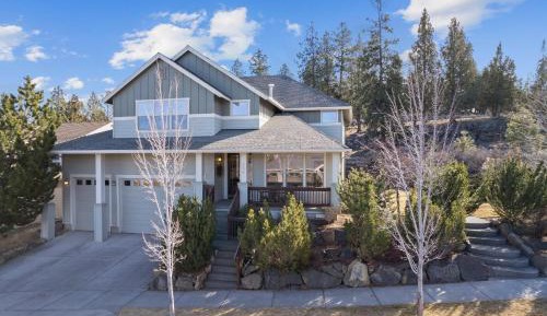 Five-Bedroom Holiday Home