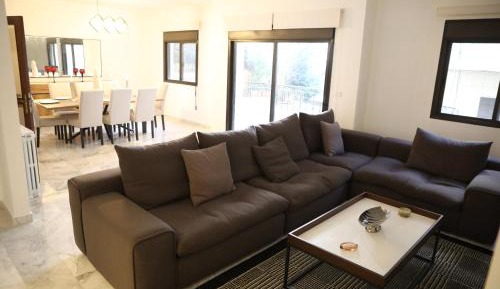 Three-Bedroom Deluxe Apartment