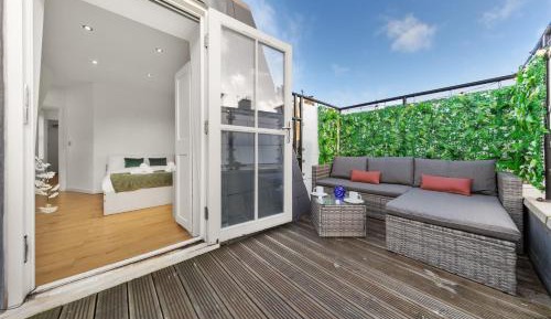 Apartment with Terrace