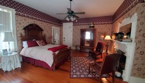 Queen Room with Spa Bath