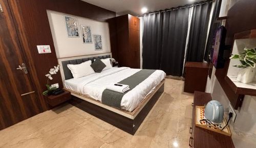 King Room with Balcony