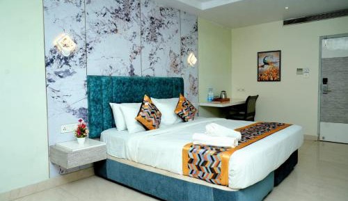 Deluxe Queen Room