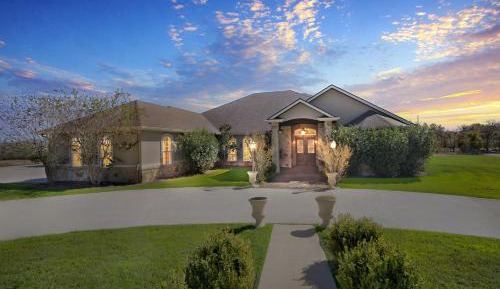 Four-Bedroom Holiday Home