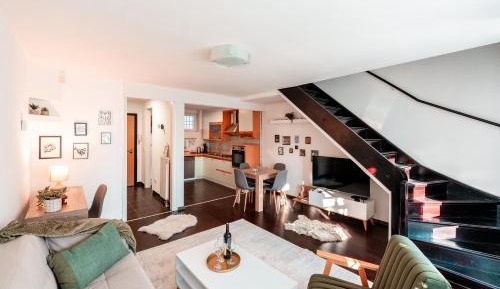 Deluxe Two-Bedroom Apartment with Garden View