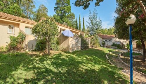 One-Bedroom Holiday Home